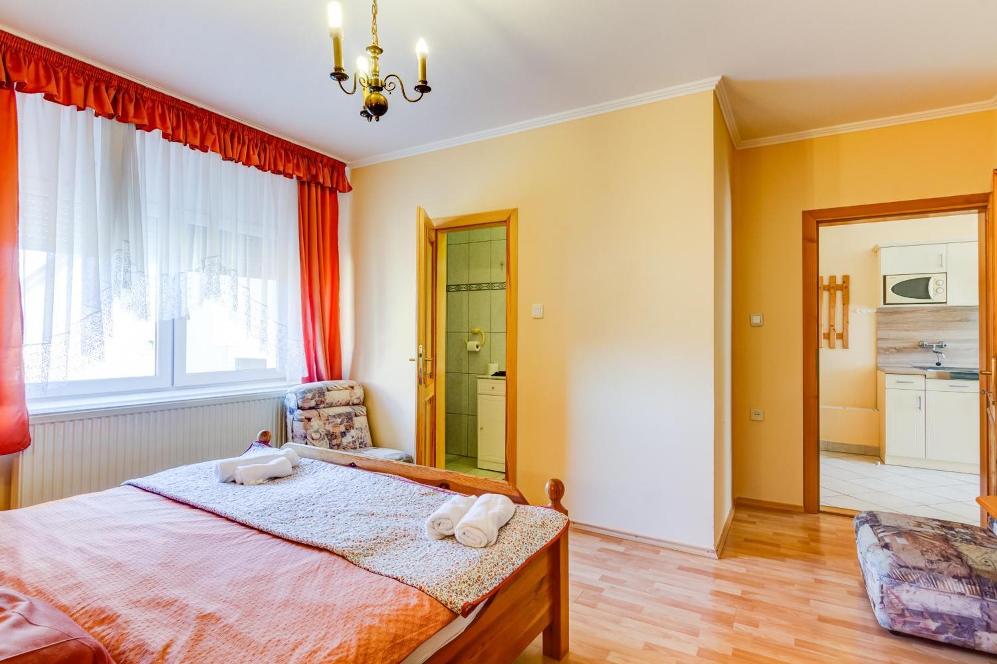 Ilona Apartman Heviz Appartement Buitenkant foto